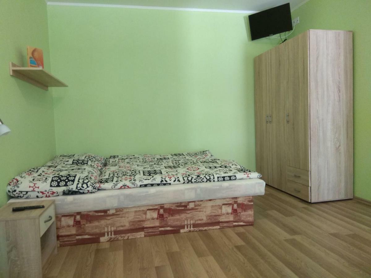 La Familia Apartment Sturovo Luaran gambar