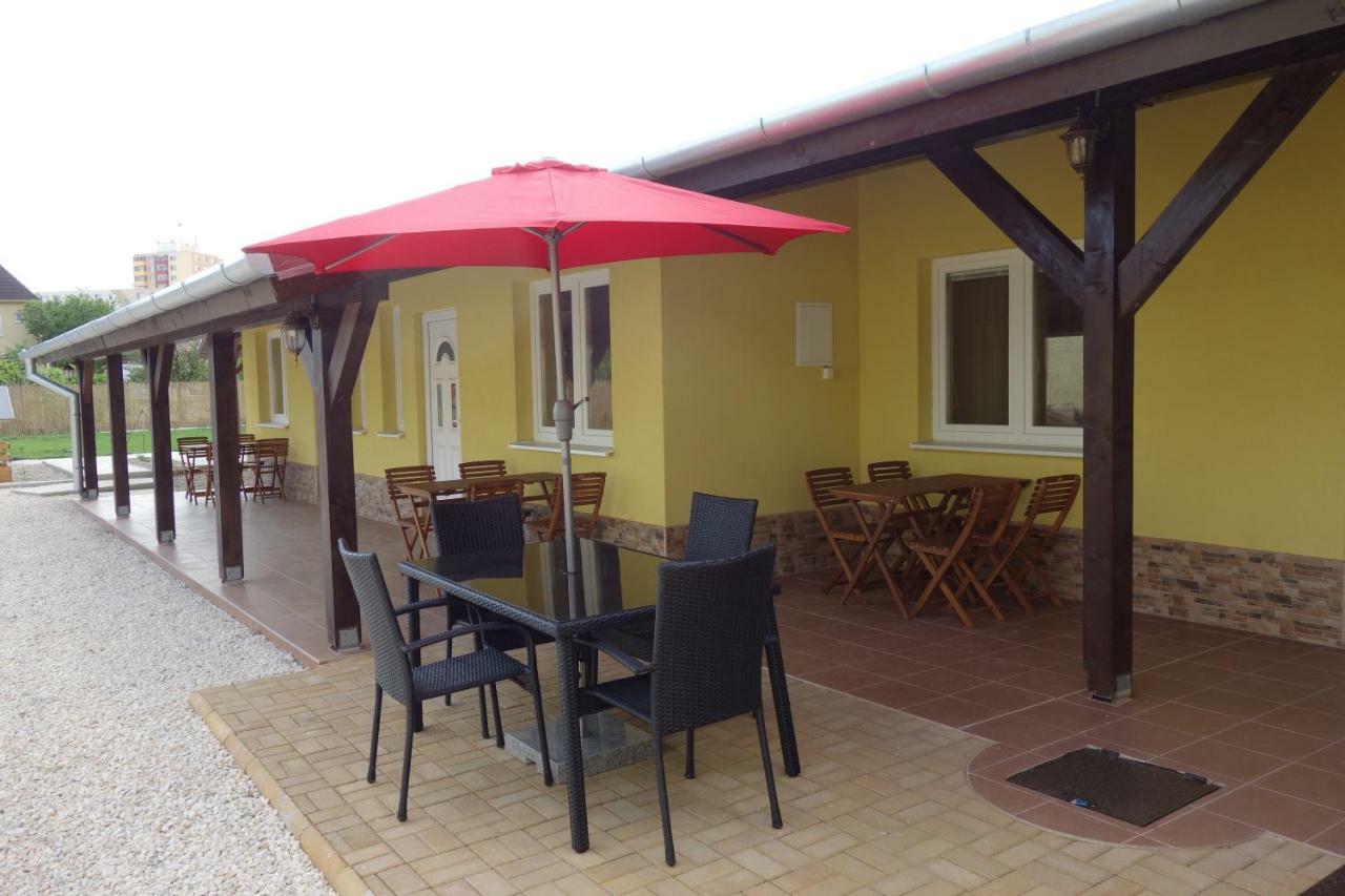 La Familia Apartment Sturovo Luaran gambar